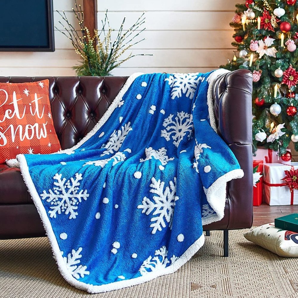 Oversize Christmas Sherpa Throw Blue White Snowflake